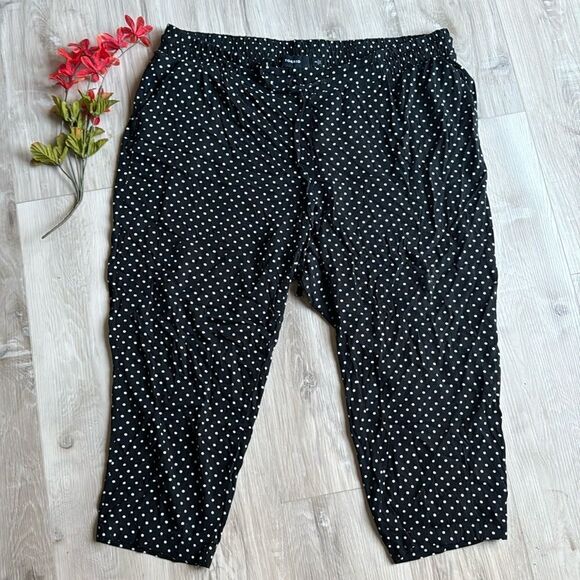 Torrid Pull-On Taper Stretch Crepe High-Rise Tie-Front Pants Polka Dot 3 - Picture 1 of 4